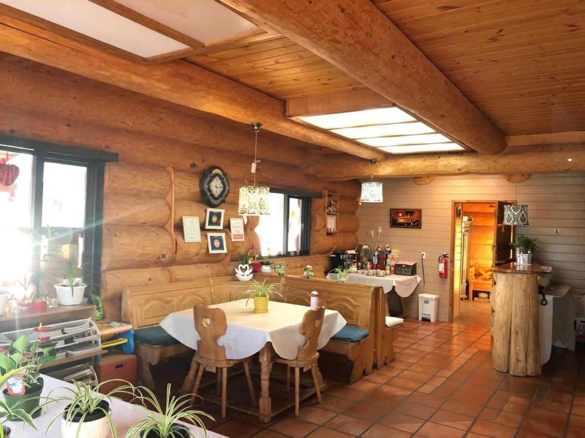 Cariboo Log Guest House Lac La Hache Exterior photo