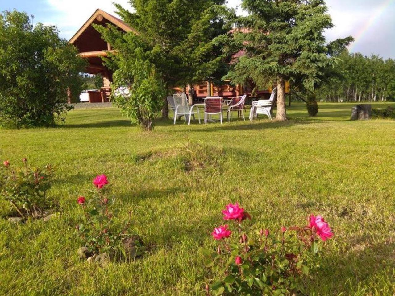 Cariboo Log Guest House Lac La Hache Exterior photo